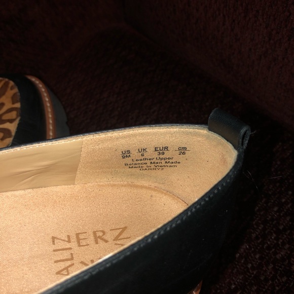 Naturalizer Darry2 Leather Lug Sole Loafer - Picture 6 of 7